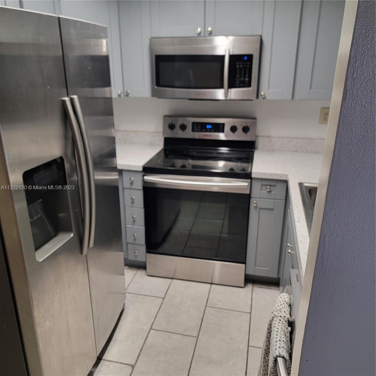 KENLAND WALK CONDO II - Residential Lease