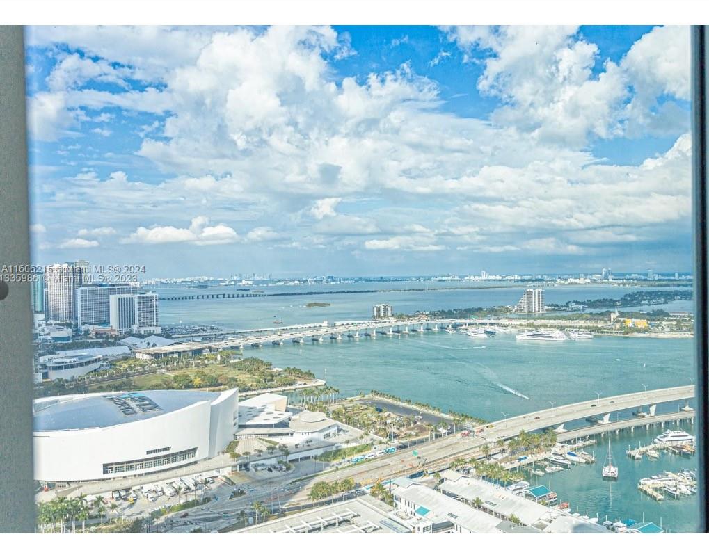VIZCAYNE NORTH CONDO - Residential Lease