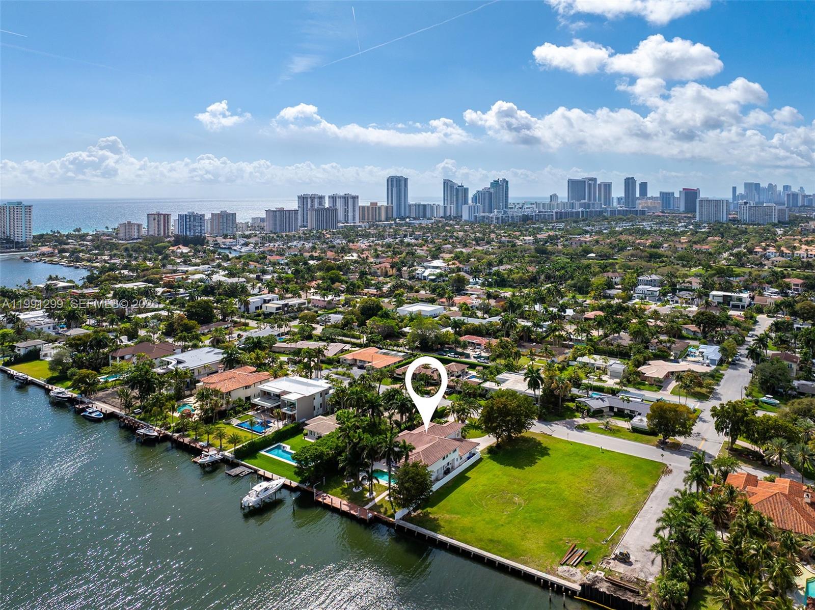 HOLLYWOOD LAKES - Residential