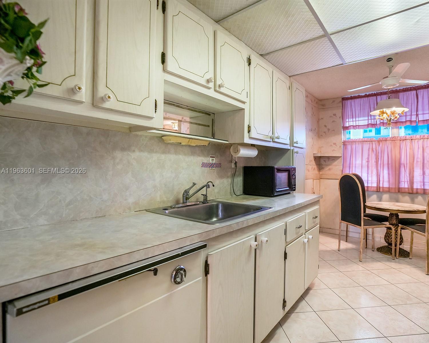 CYPRESS CHASE CONDO NO 1 - Residential