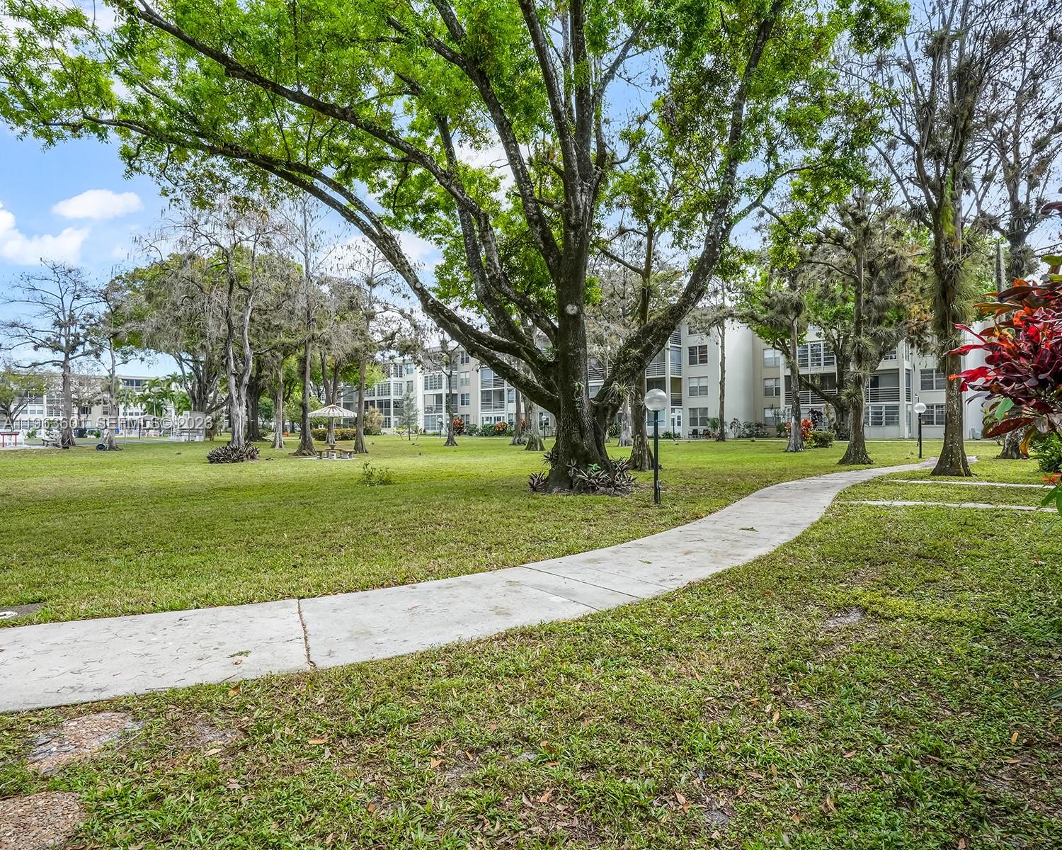 CYPRESS CHASE CONDO NO 1 - Residential