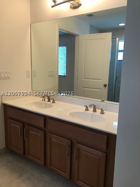 CHAMPION LAKES - Residential