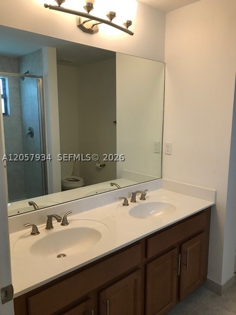 CHAMPION LAKES - Residential