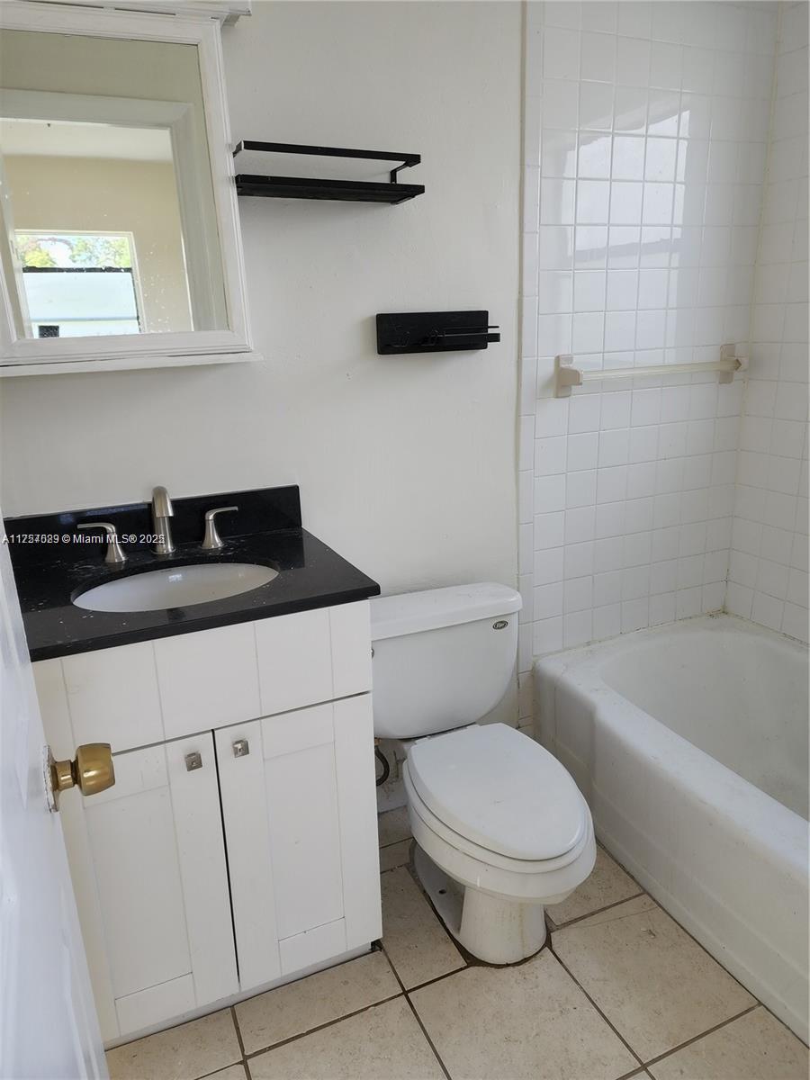 WASHINGTON PARK HALLANDAL - Residential Lease