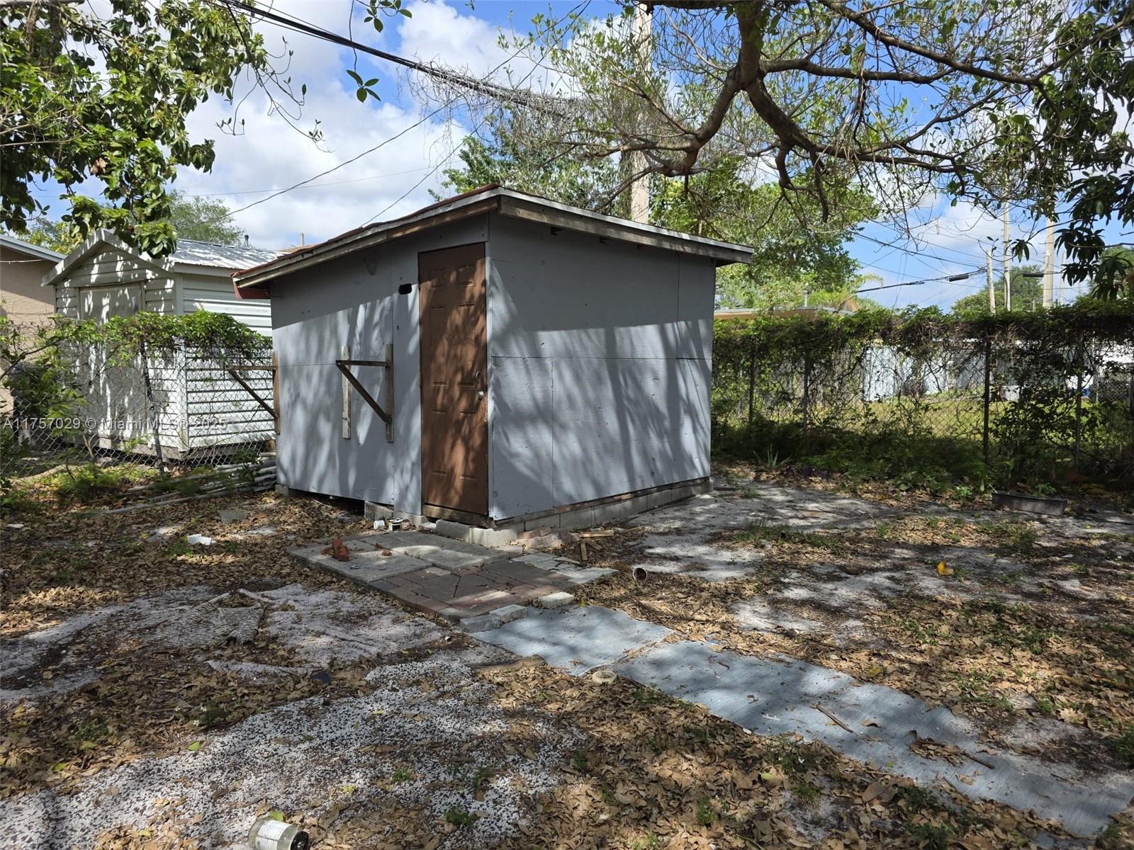 WASHINGTON PARK HALLANDAL - Residential Lease
