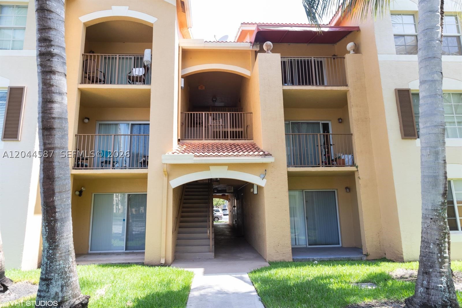 EMERALD ISLE AT LAGUNA LA - Residential