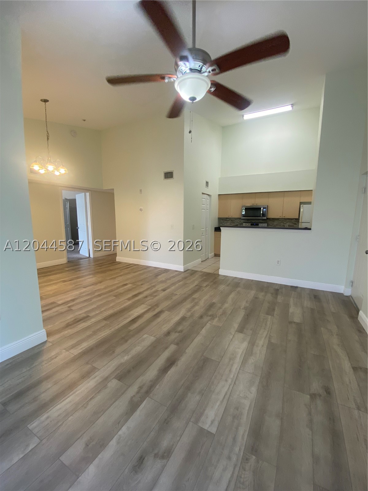 EMERALD ISLE AT LAGUNA LA - Residential