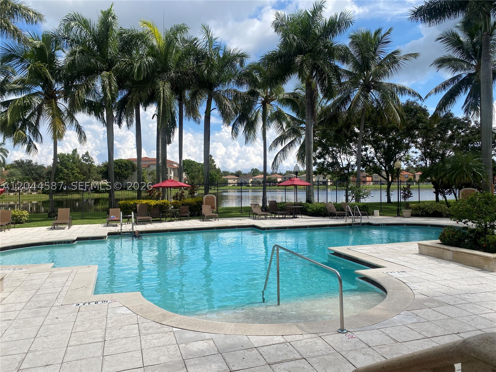 EMERALD ISLE AT LAGUNA LA - Residential