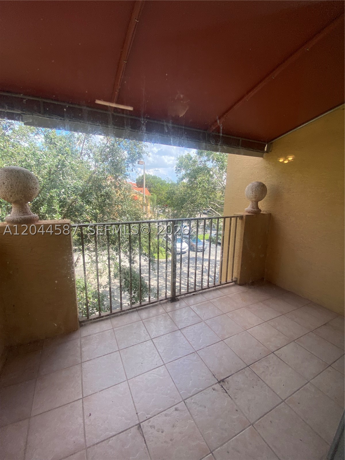 EMERALD ISLE AT LAGUNA LA - Residential