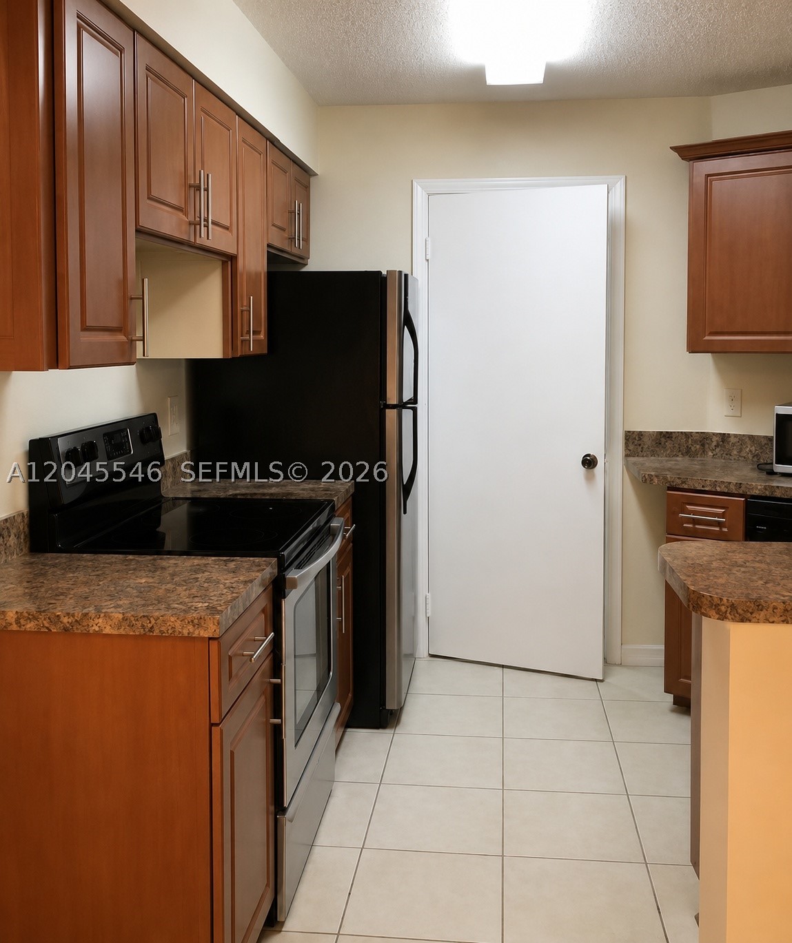SUMMERBREEZE CONDO - Residential Lease