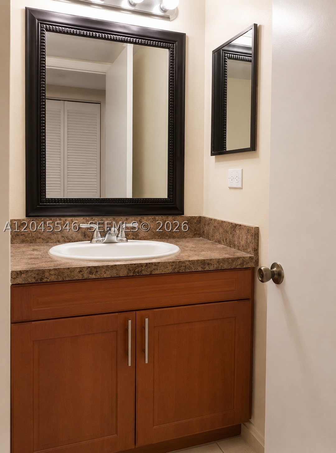 SUMMERBREEZE CONDO - Residential Lease