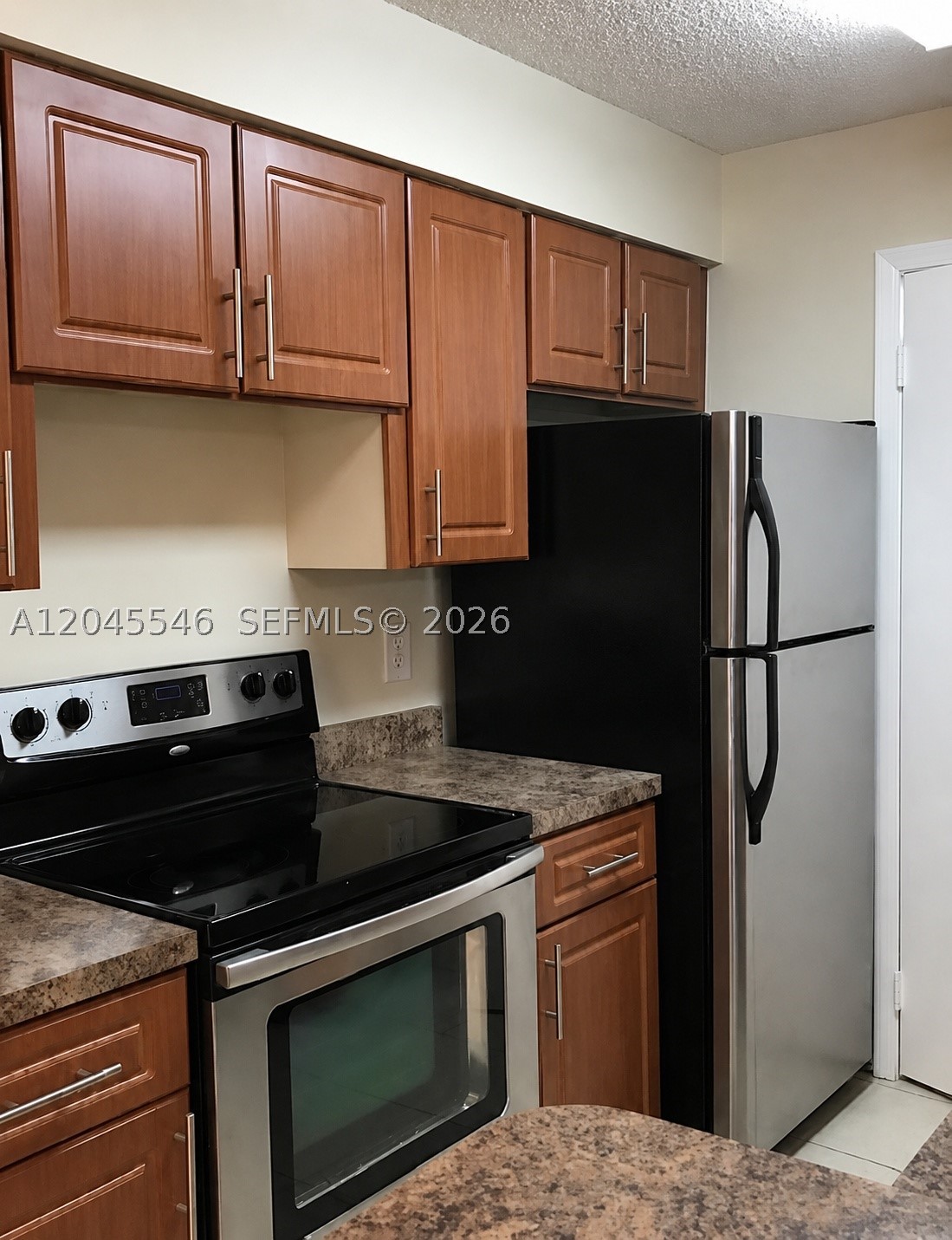 SUMMERBREEZE CONDO - Residential Lease