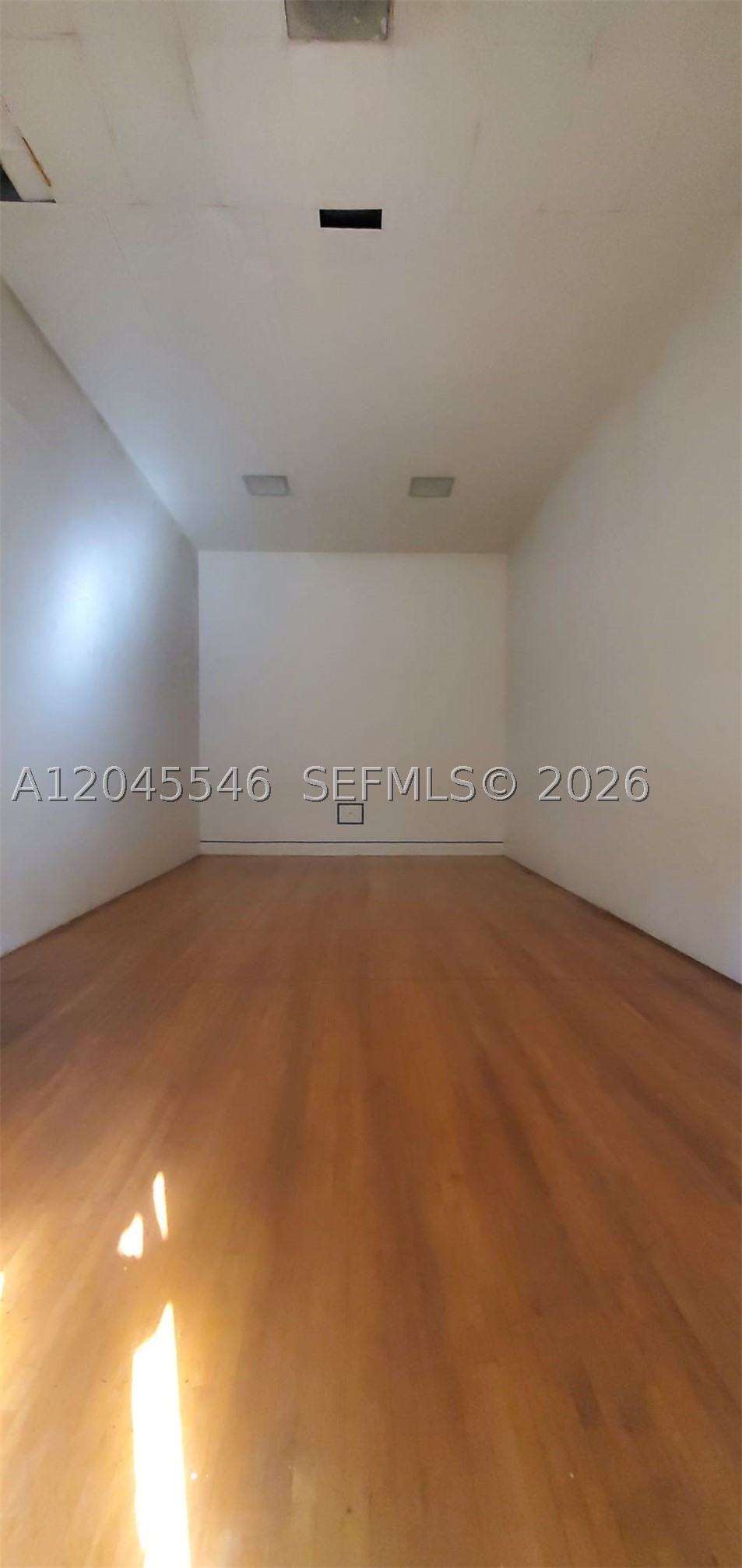 SUMMERBREEZE CONDO - Residential Lease
