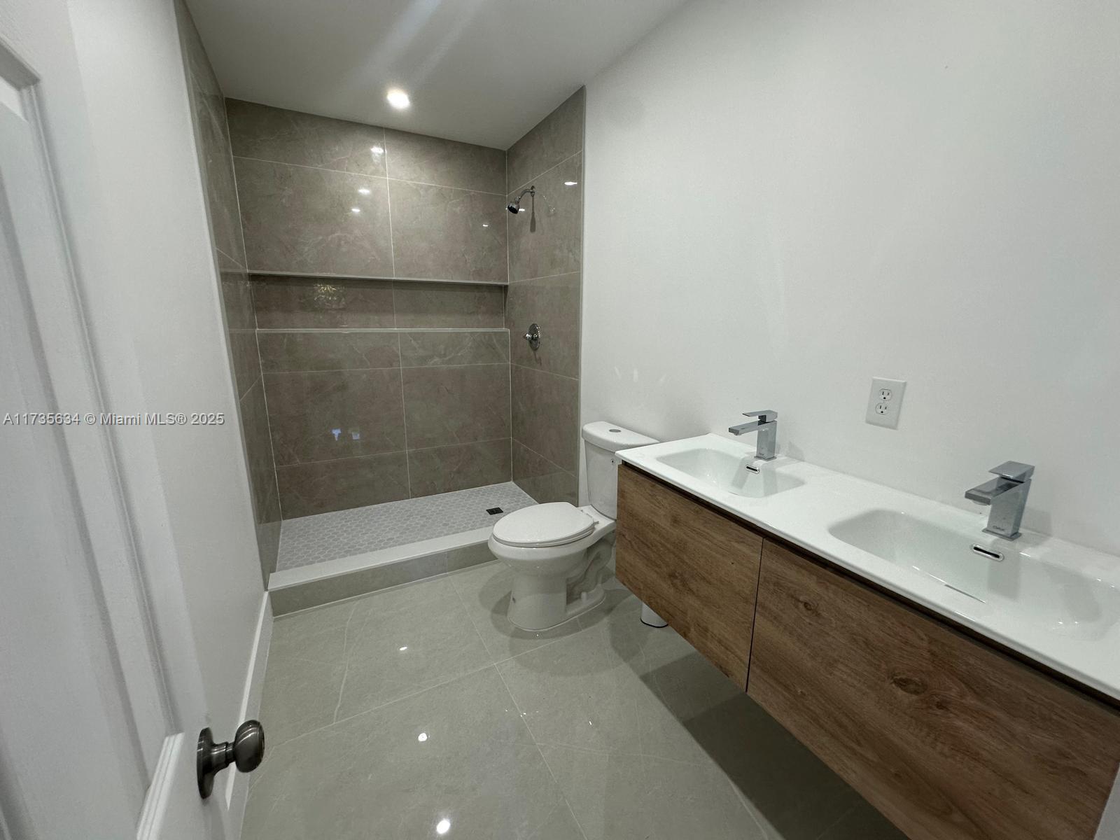 CAROL CITY REV PLAT - Residential