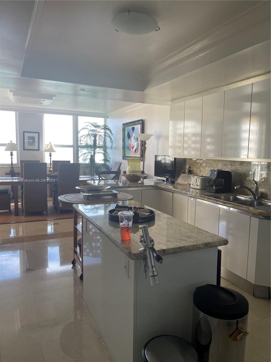 GRAND BAY RESIDENCES COND - Residential