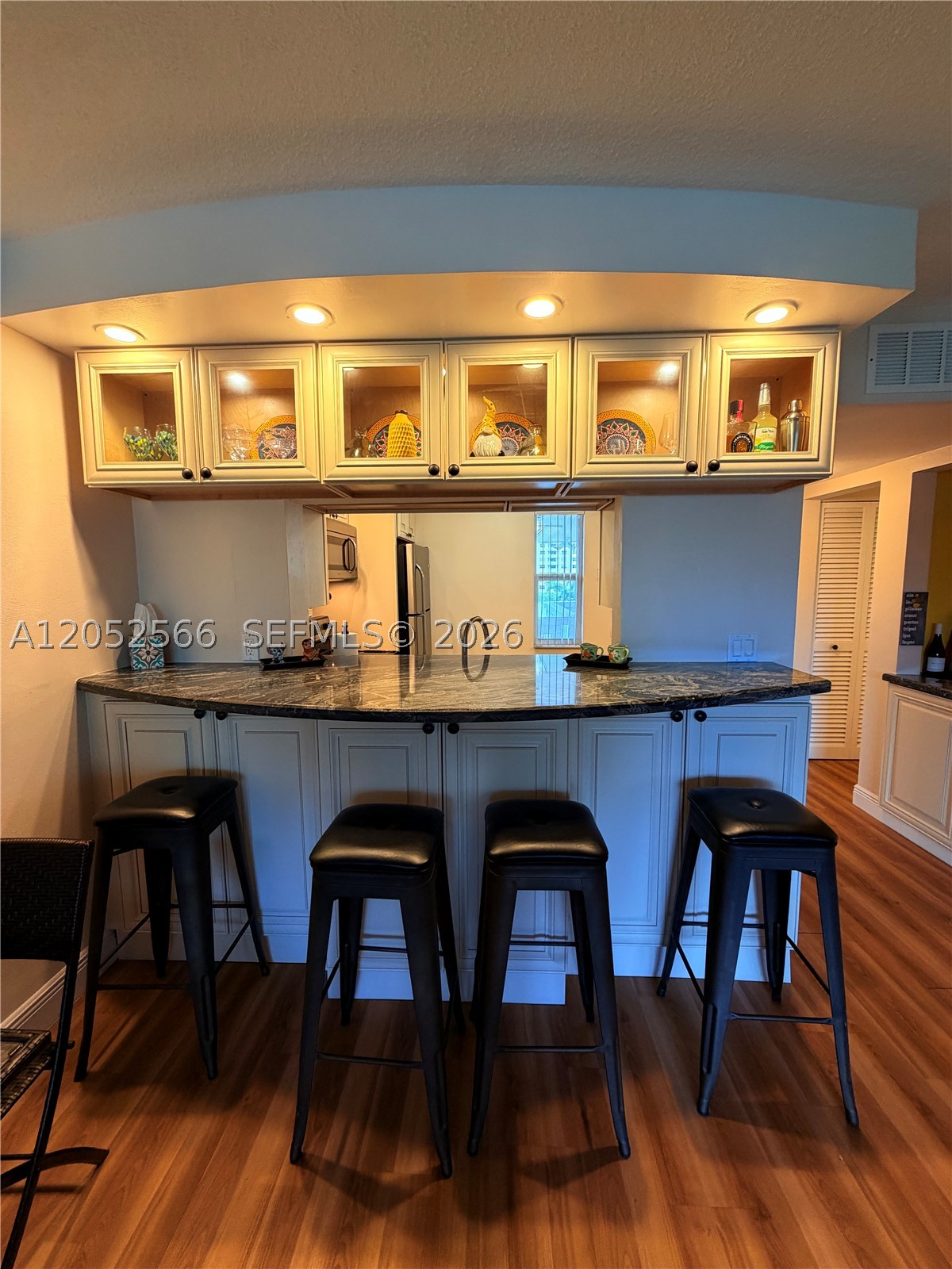 ISLANDS-BERMUDA CONDO - Residential Lease