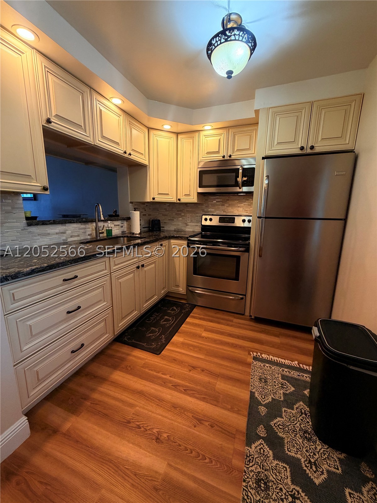 ISLANDS-BERMUDA CONDO - Residential Lease