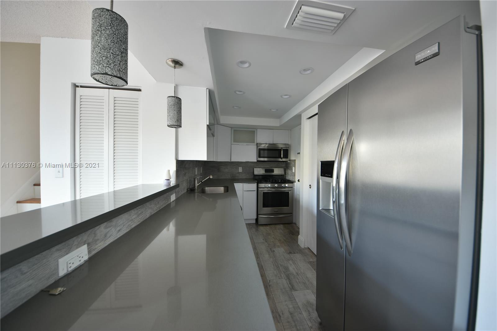 DADELAND GROVE CONDO - Residential Lease