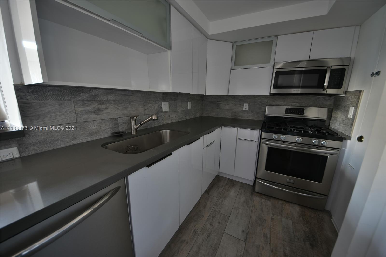 DADELAND GROVE CONDO - Residential Lease