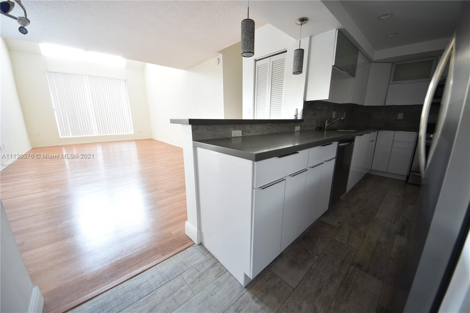 DADELAND GROVE CONDO - Residential Lease
