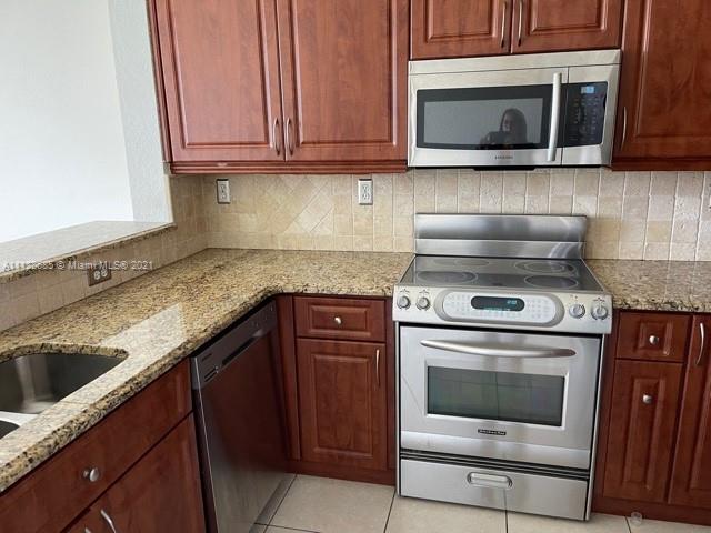 SHOMA HOMES AT COUNTRY CL - Residential Lease