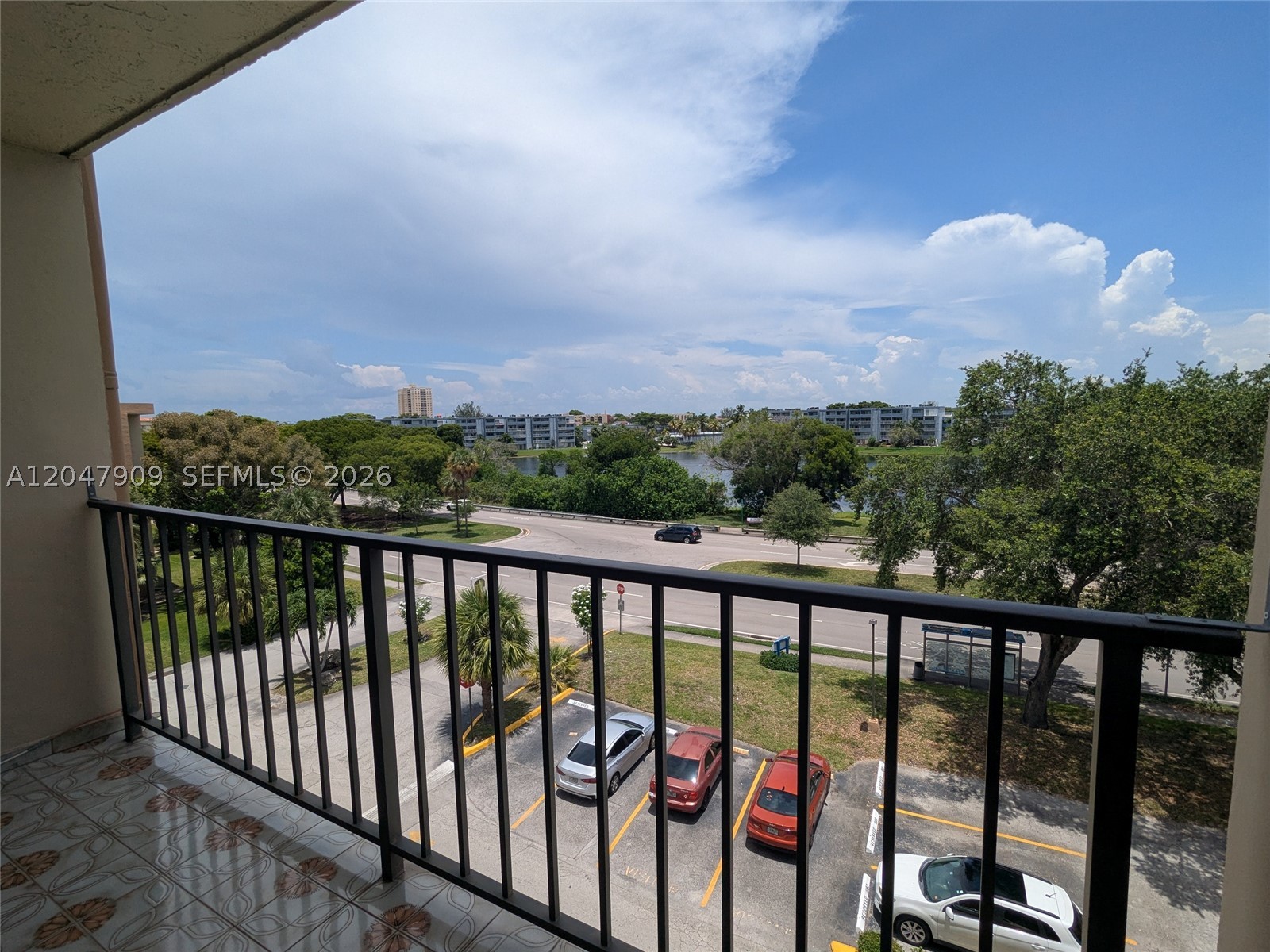 PARKSIDE NO 2 CONDO - BLD - Residential
