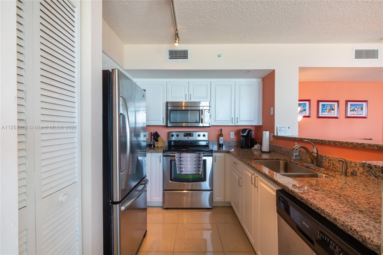 YACHT CLUB AT PORTOFINO C - Residential