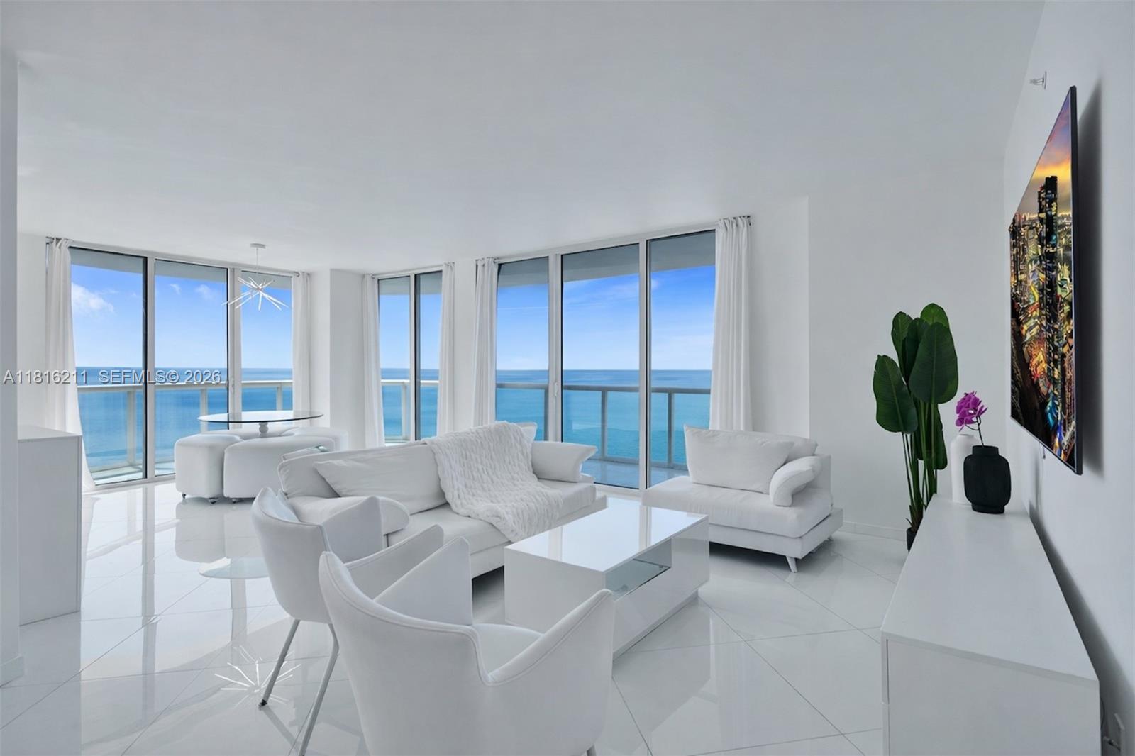 AKOYA CONDO - Residential