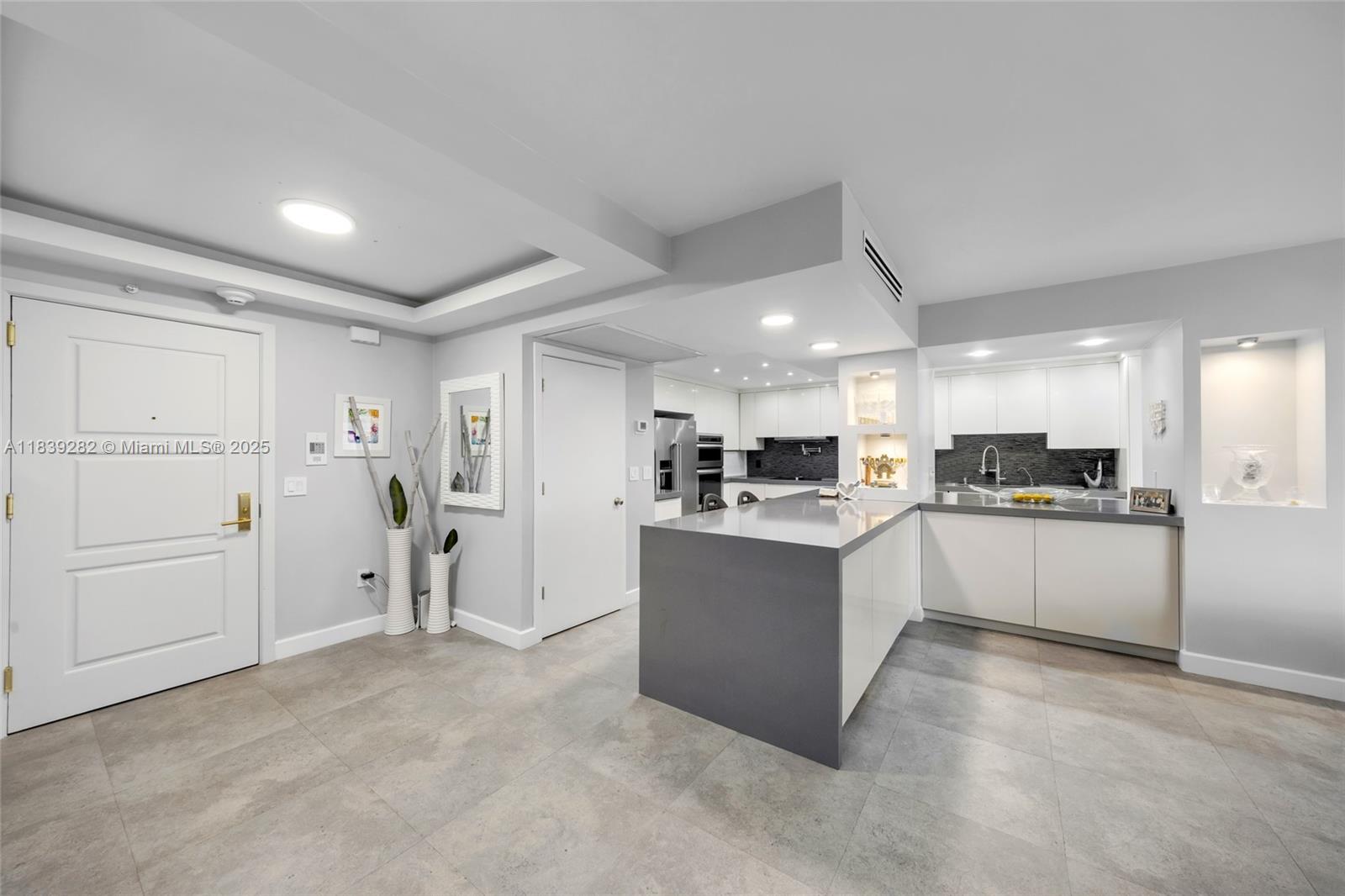 BALMORAL CONDO - Residential