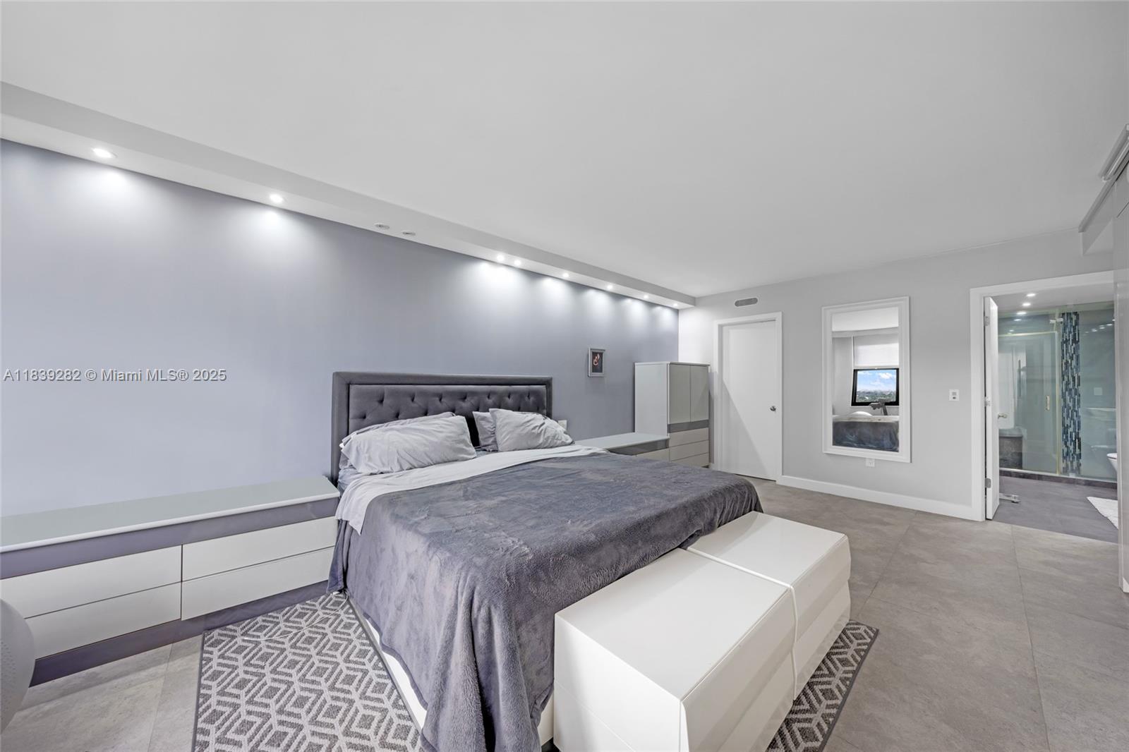 BALMORAL CONDO - Residential