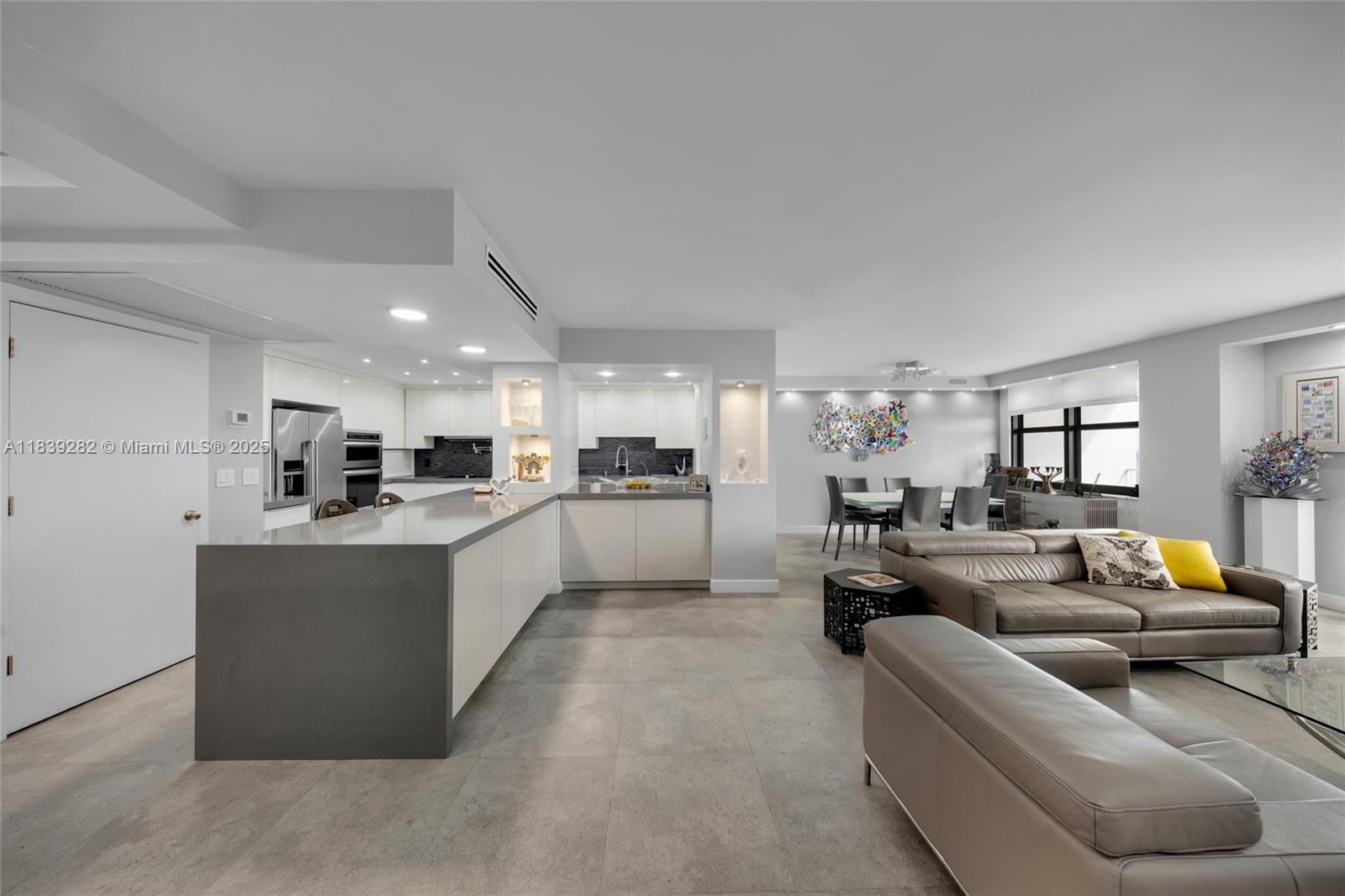 BALMORAL CONDO - Residential
