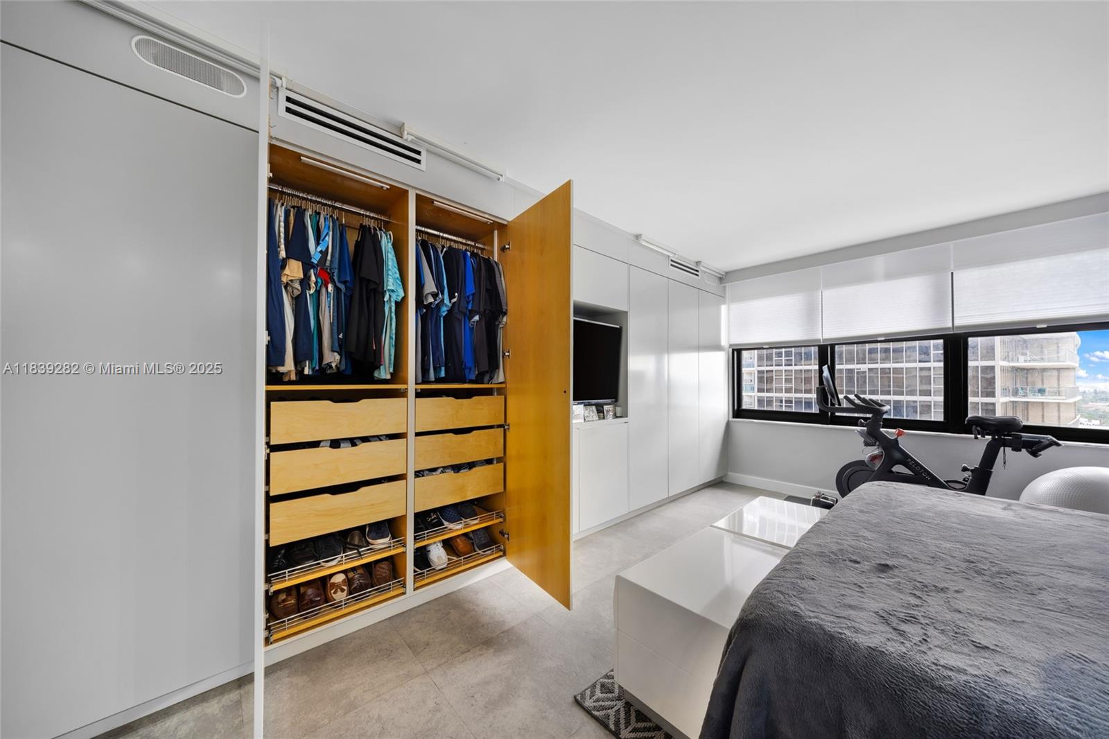 BALMORAL CONDO - Residential