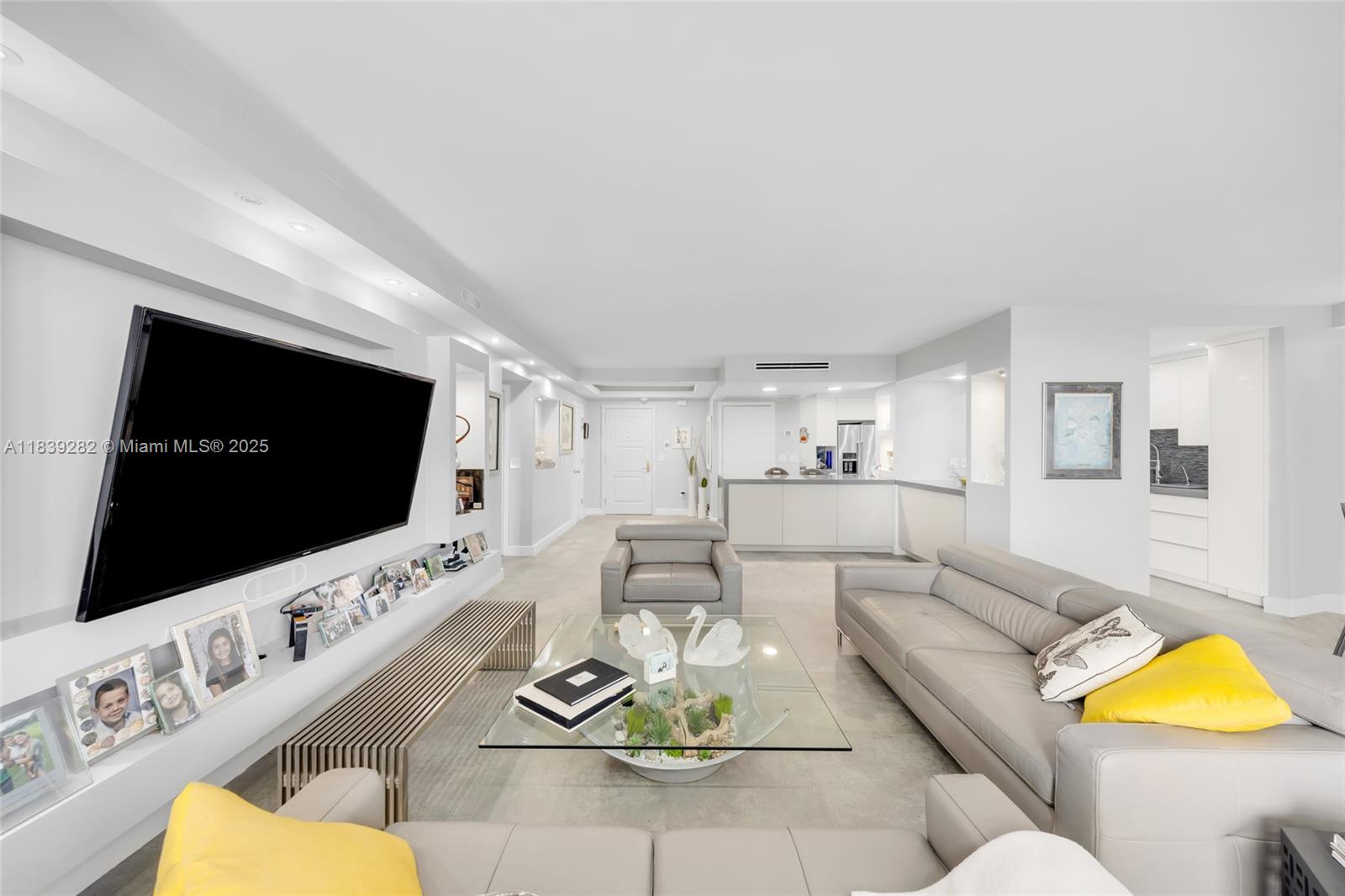 BALMORAL CONDO - Residential