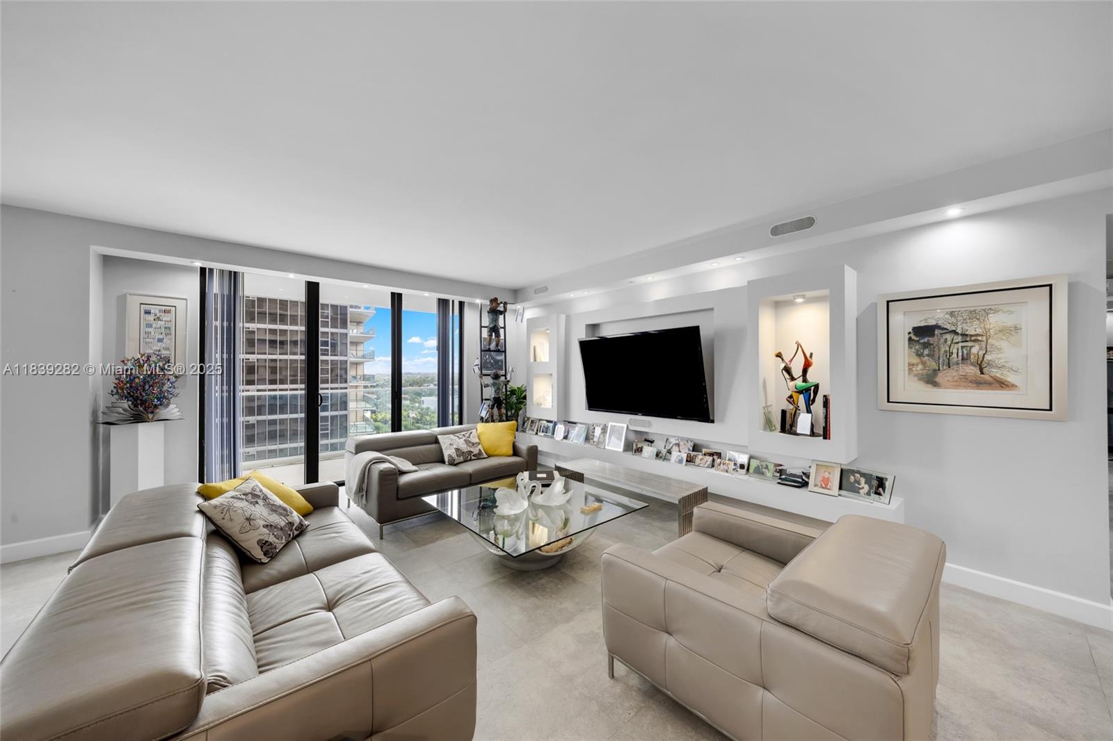 BALMORAL CONDO - Residential