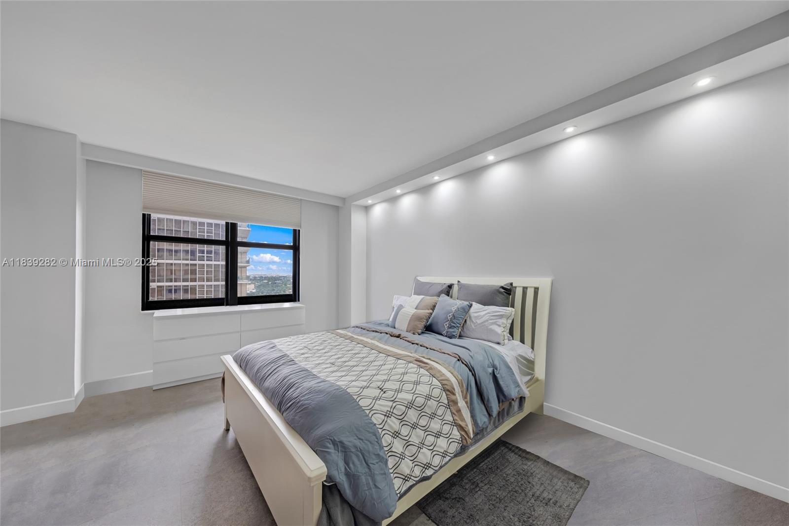 BALMORAL CONDO - Residential