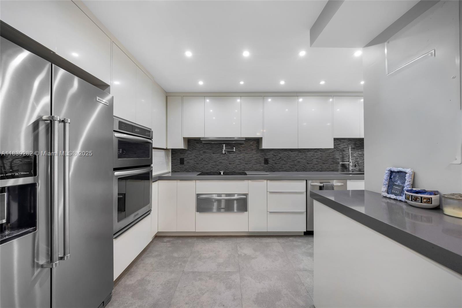 BALMORAL CONDO - Residential