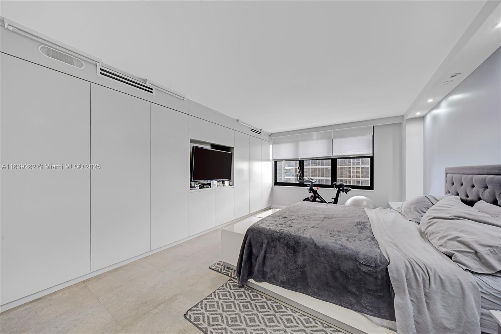 BALMORAL CONDO - Residential
