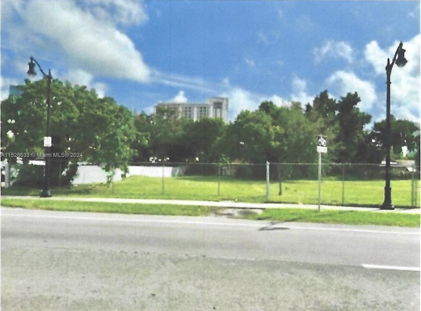 HOLLEMAN PARK - Land