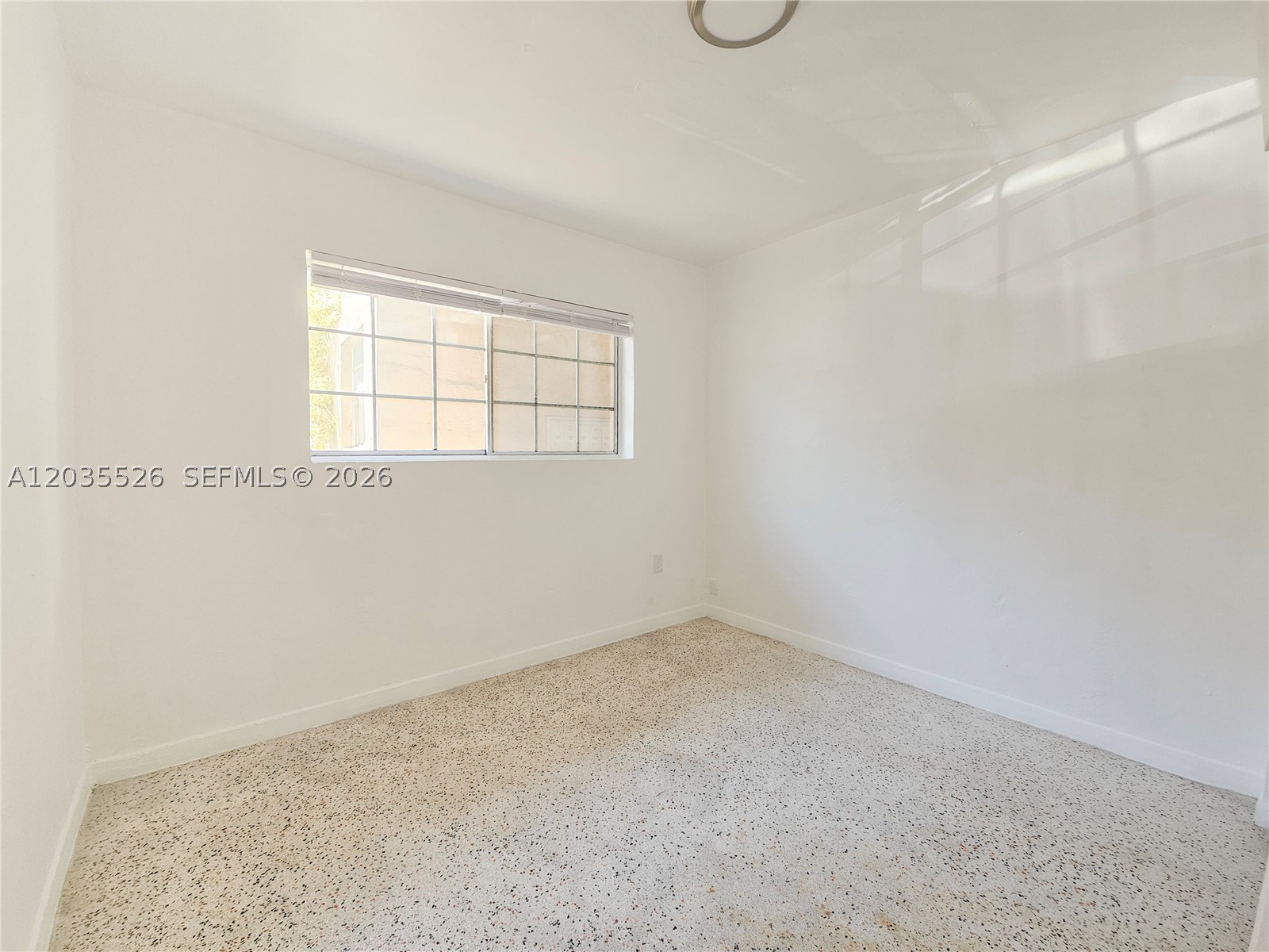 TAMIAMI LAWNS REVISED - Residential Lease