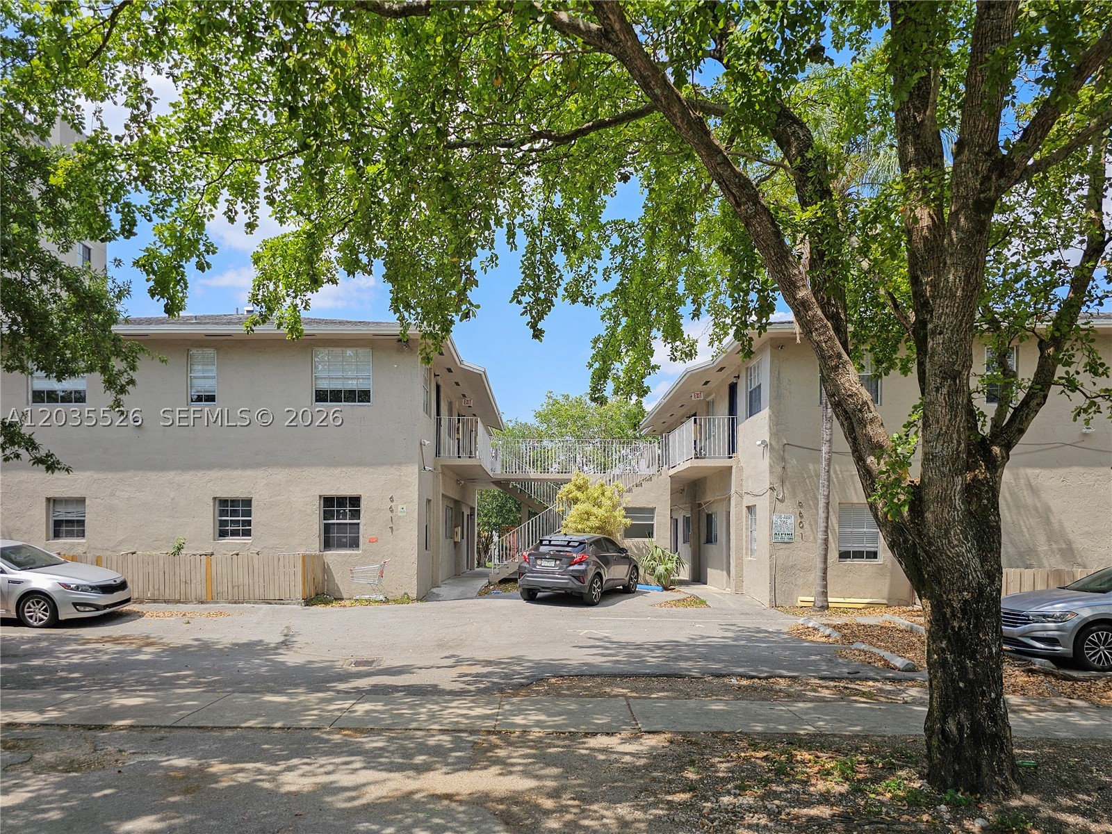 TAMIAMI LAWNS REVISED - Residential Lease