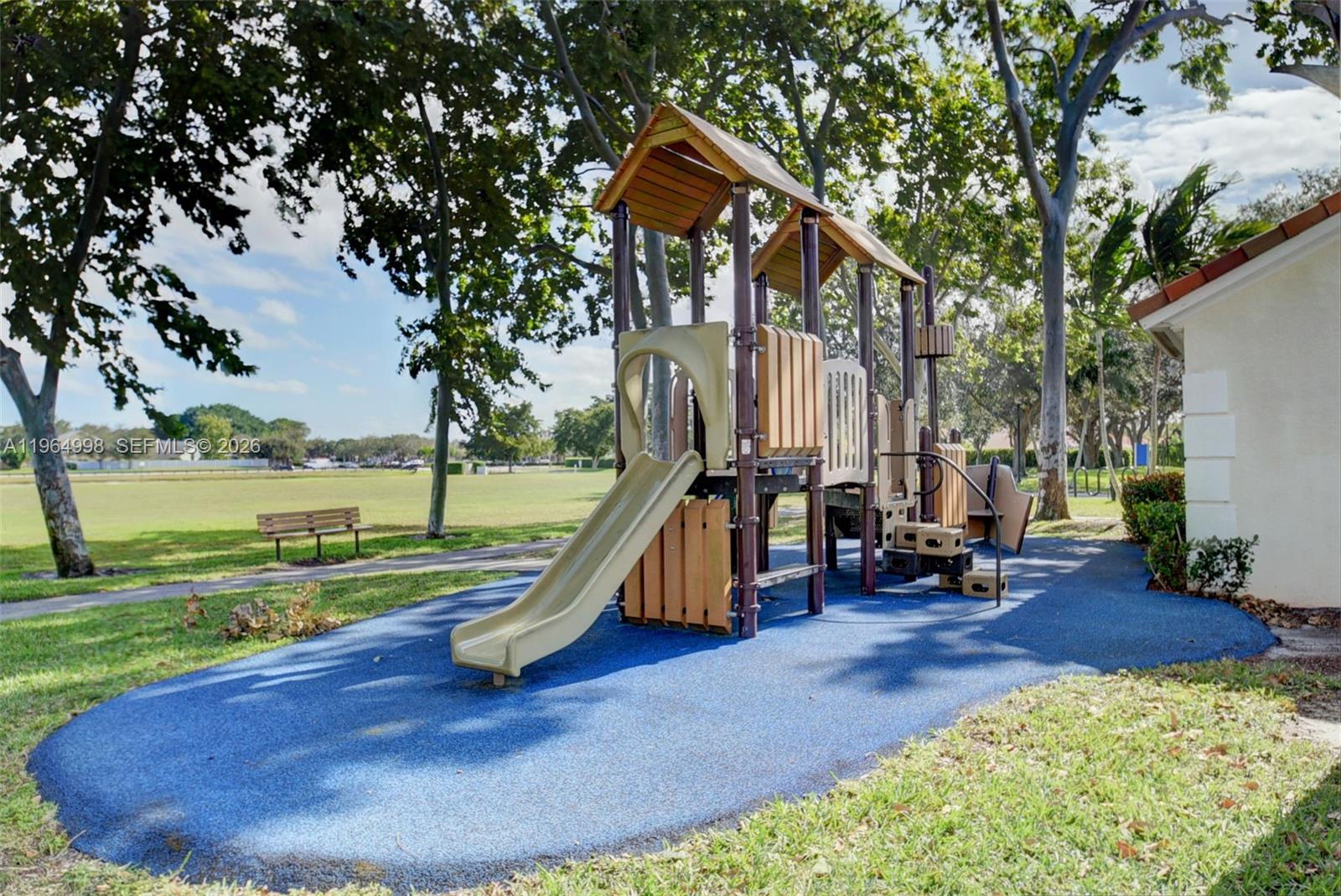 LAKE CHARLESTON TR X - Residential