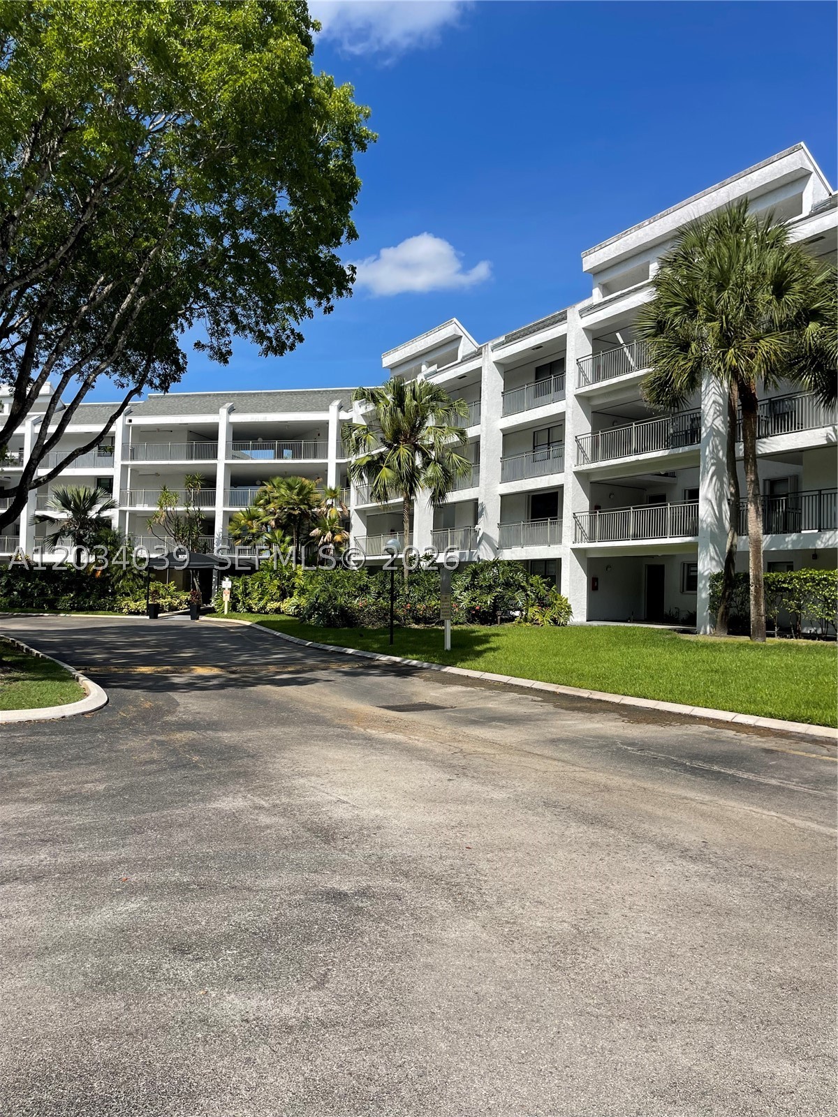 FAIRWAYS AT BONAVENTURE C - Residential