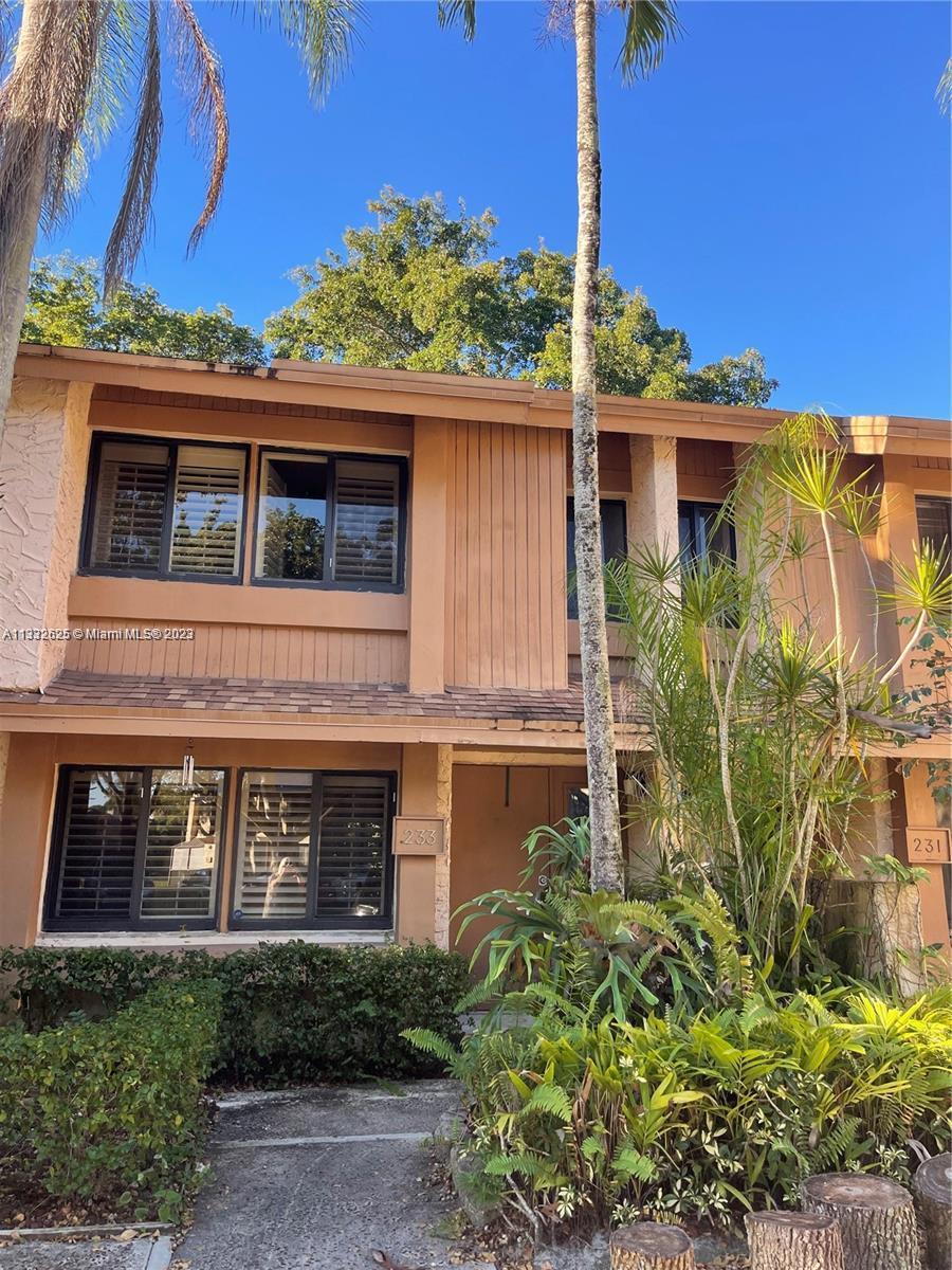 WIMBLEDON AT JACARANDA CO - Residential Lease