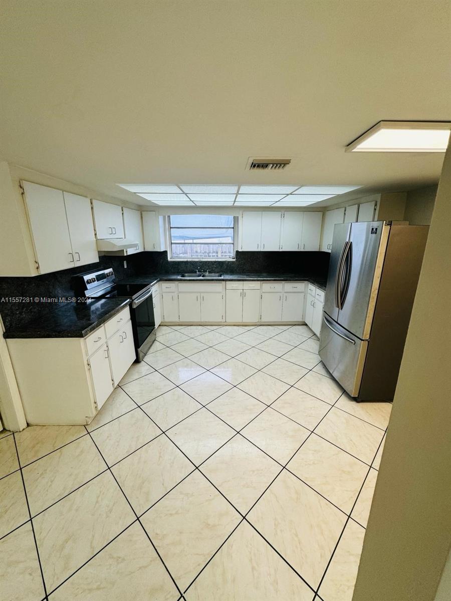 FLAGAMI 3RD ADDN - Residential Lease