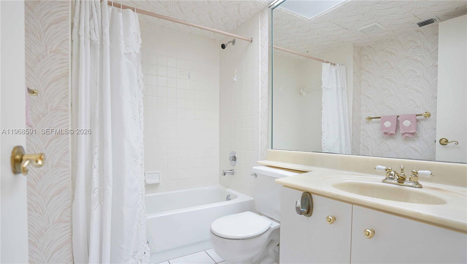 IVANHOE EAST AT CENTURY V - Residential