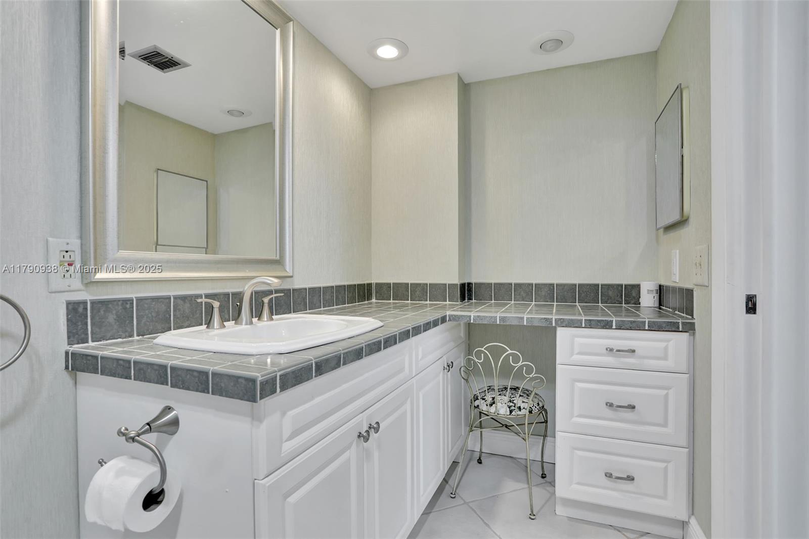 NO 103 PALM-AIRE COUNTRY - Residential