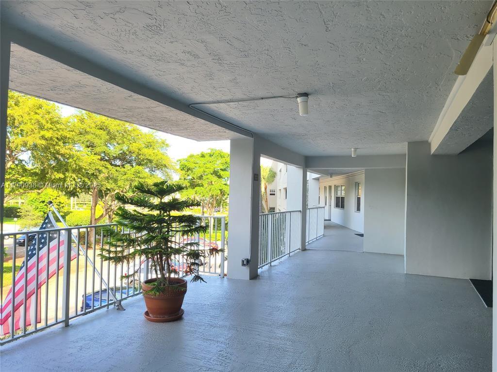 NO 103 PALM-AIRE COUNTRY - Residential