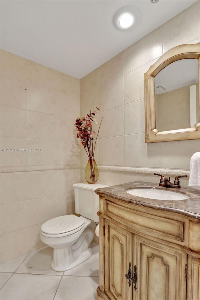NO 103 PALM-AIRE COUNTRY - Residential