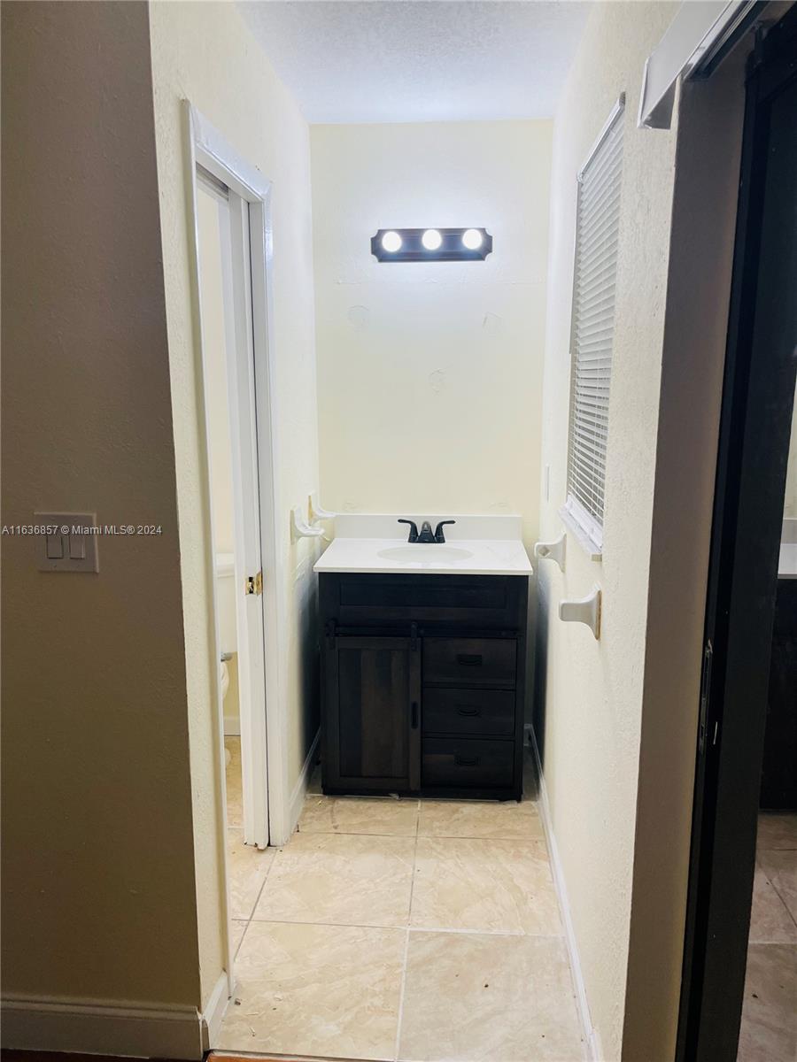 CORAL SPRINGS ESTATE TOWN - Residential