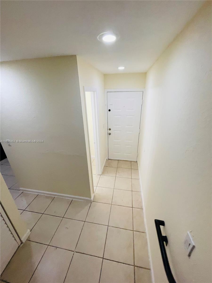 CORAL SPRINGS ESTATE TOWN - Residential
